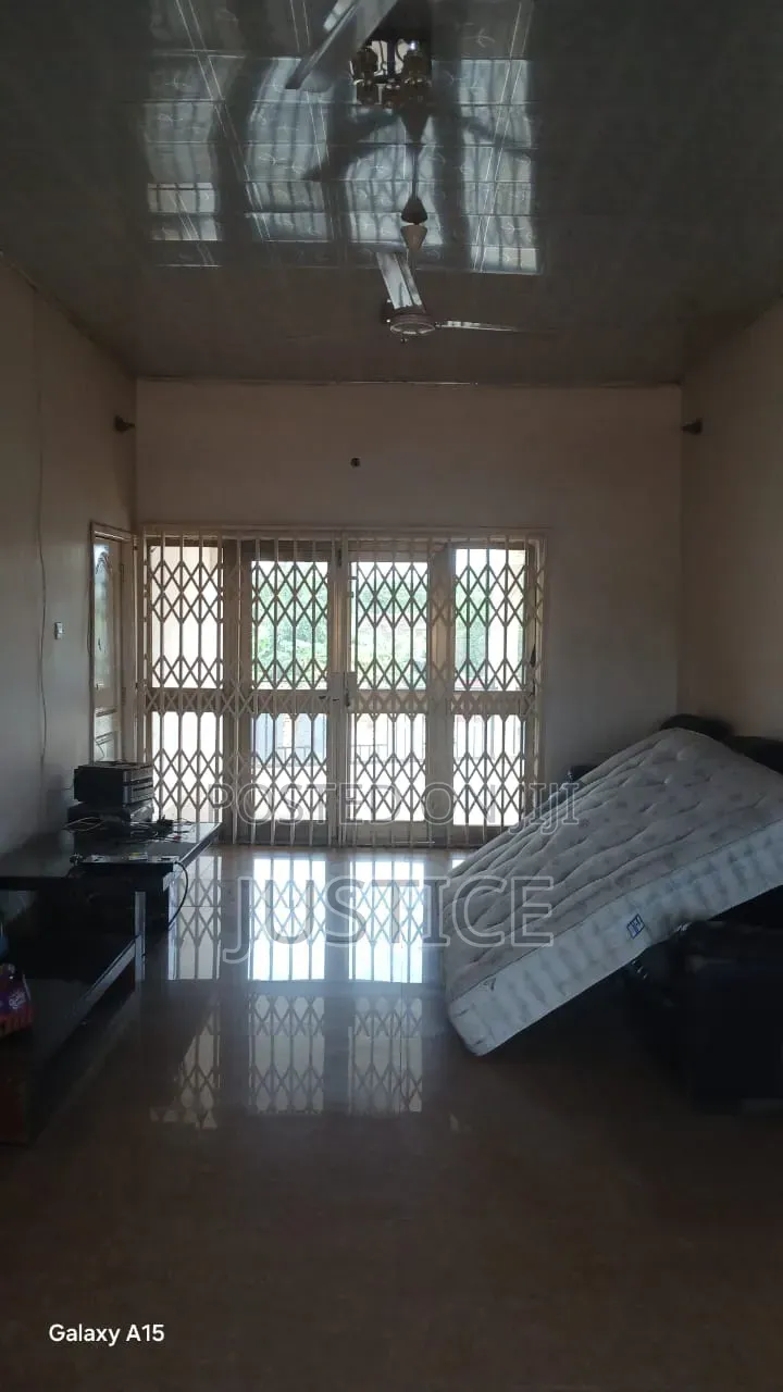 8bdrm House in Taifa, Post Office Area for rent