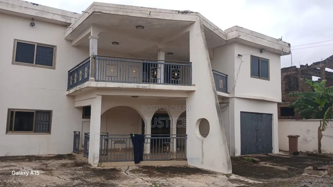 8bdrm House in Taifa, Post Office Area for rent