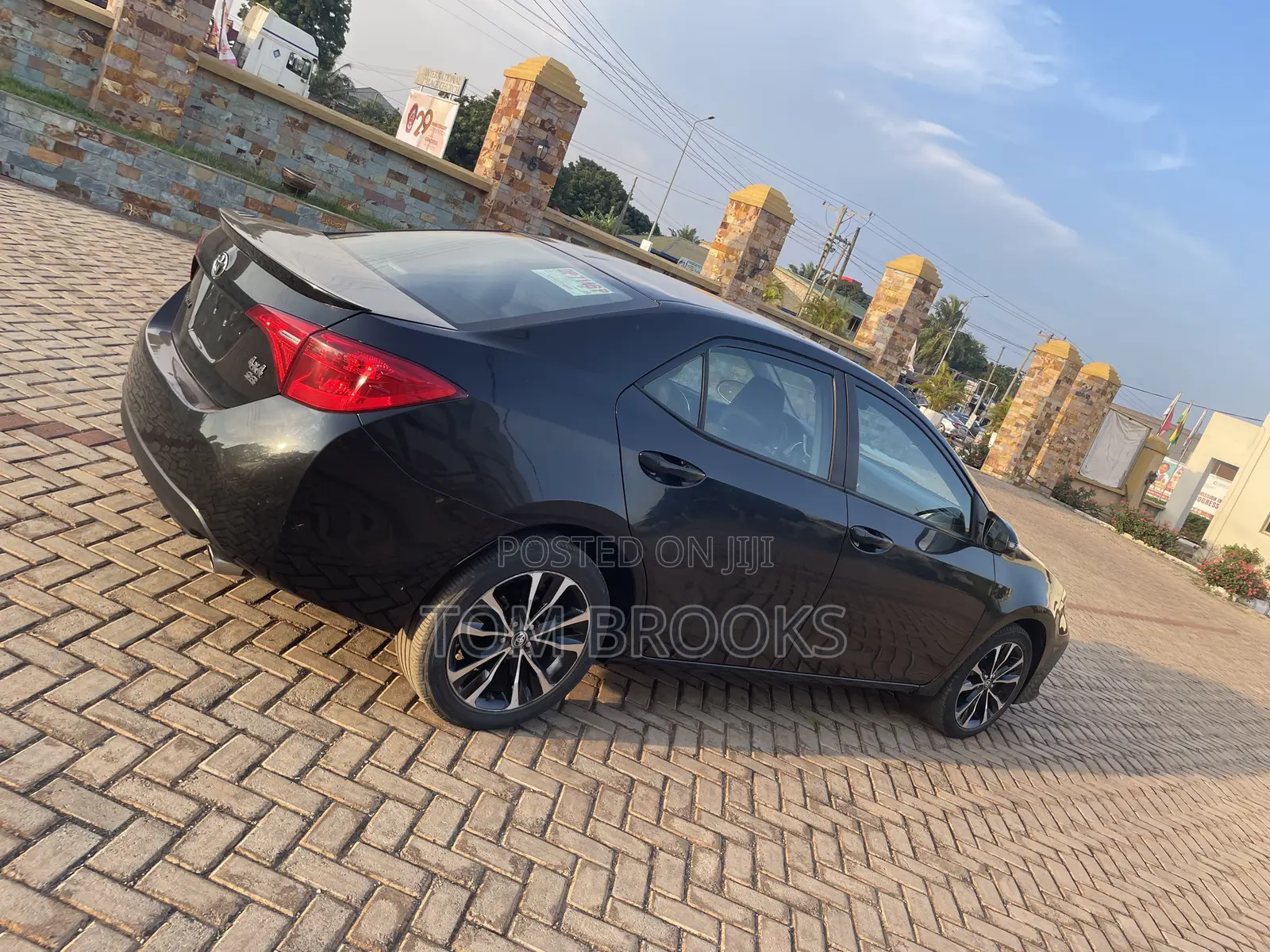 Toyota Corolla SE 4dr Sedan (1.8L 4cyl CVT) 2017 Black