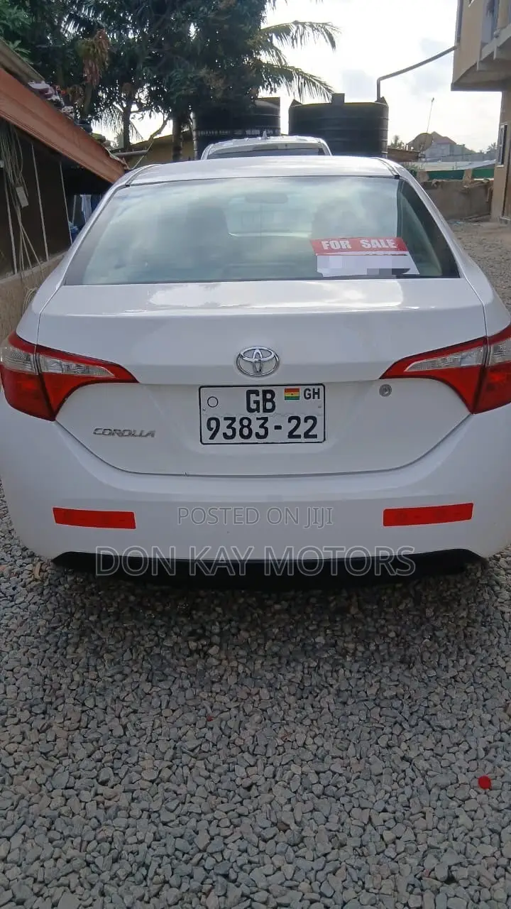 Toyota Corolla S 4dr Sedan (1.8L 4cyl CVT) 2015 White
