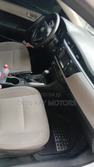 Toyota Corolla S 4dr Sedan (1.8L 4cyl CVT) 2015 White