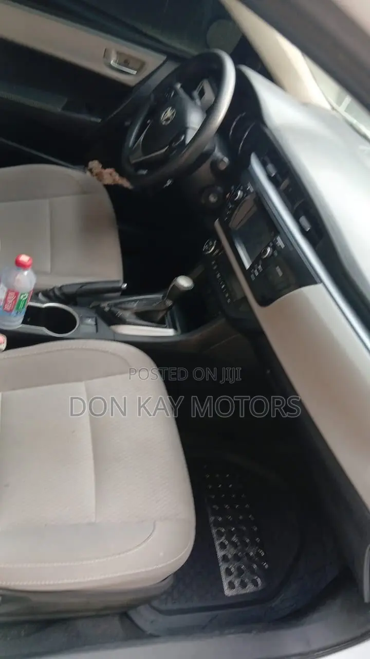 Toyota Corolla S 4dr Sedan (1.8L 4cyl CVT) 2015 White