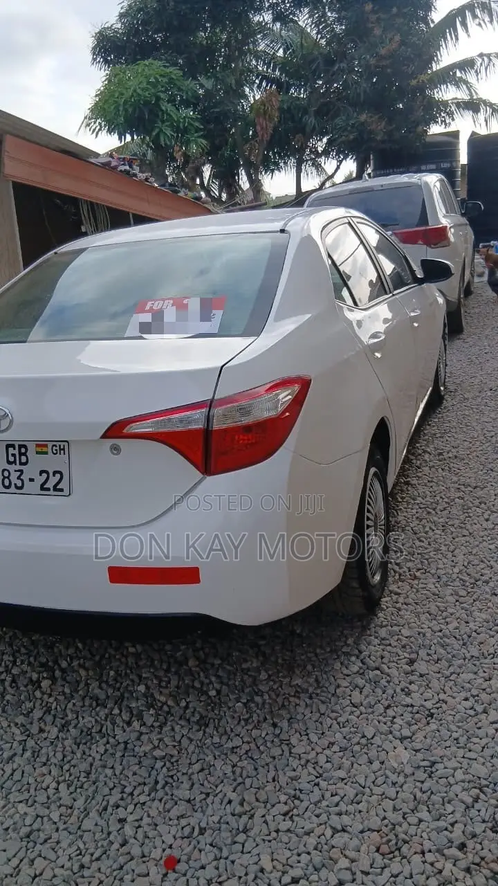 Toyota Corolla S 4dr Sedan (1.8L 4cyl CVT) 2015 White