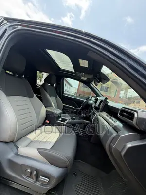 Toyota Tacoma SR5 Double Cab 5' Bed AT 2024 Black