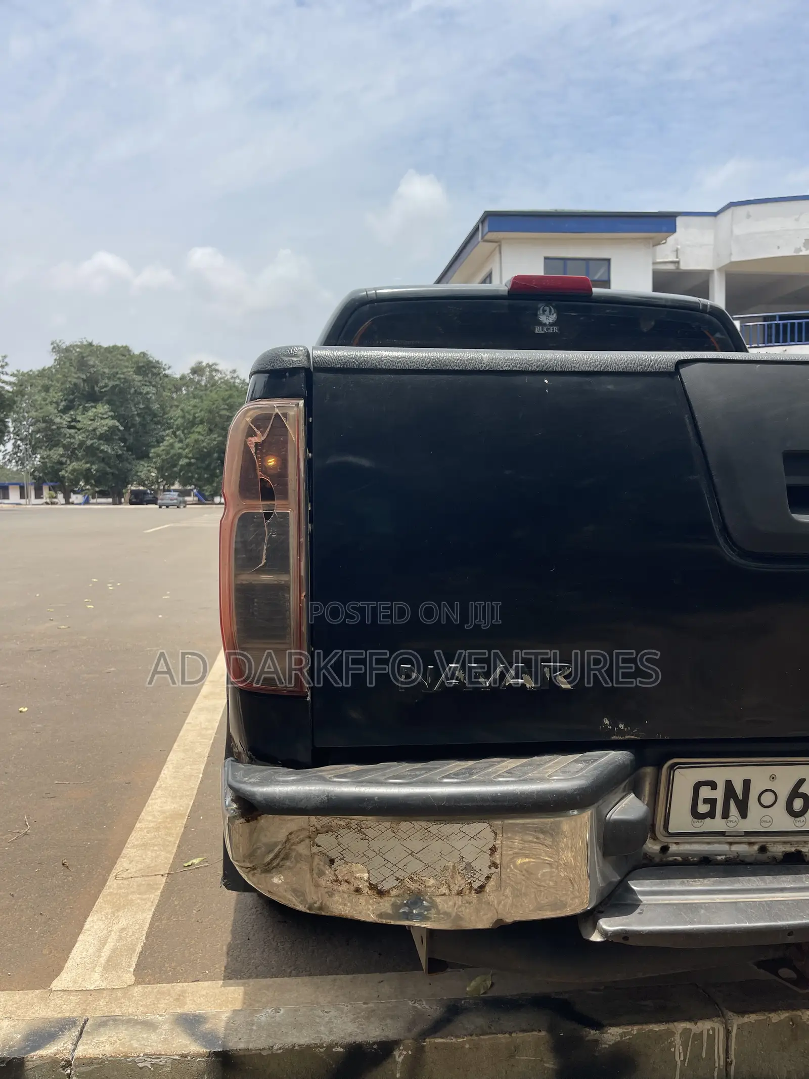 Nissan Navara 2010 Black