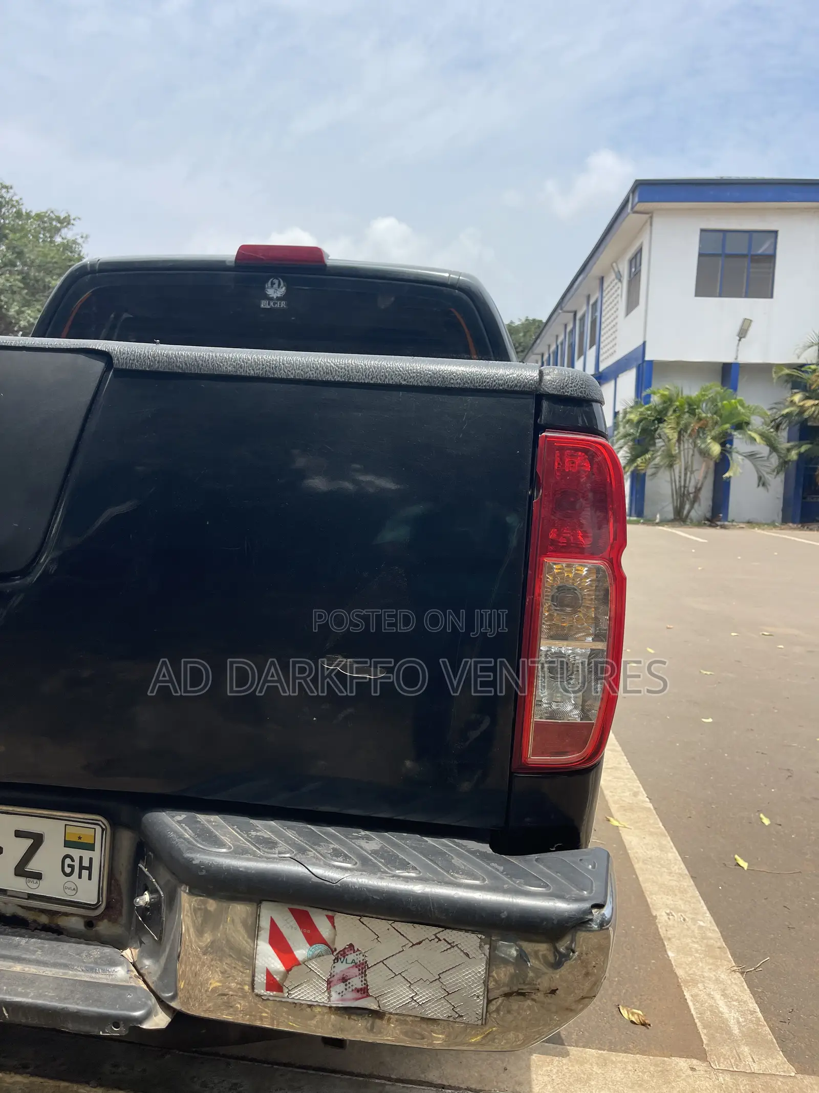 Nissan Navara 2010 Black