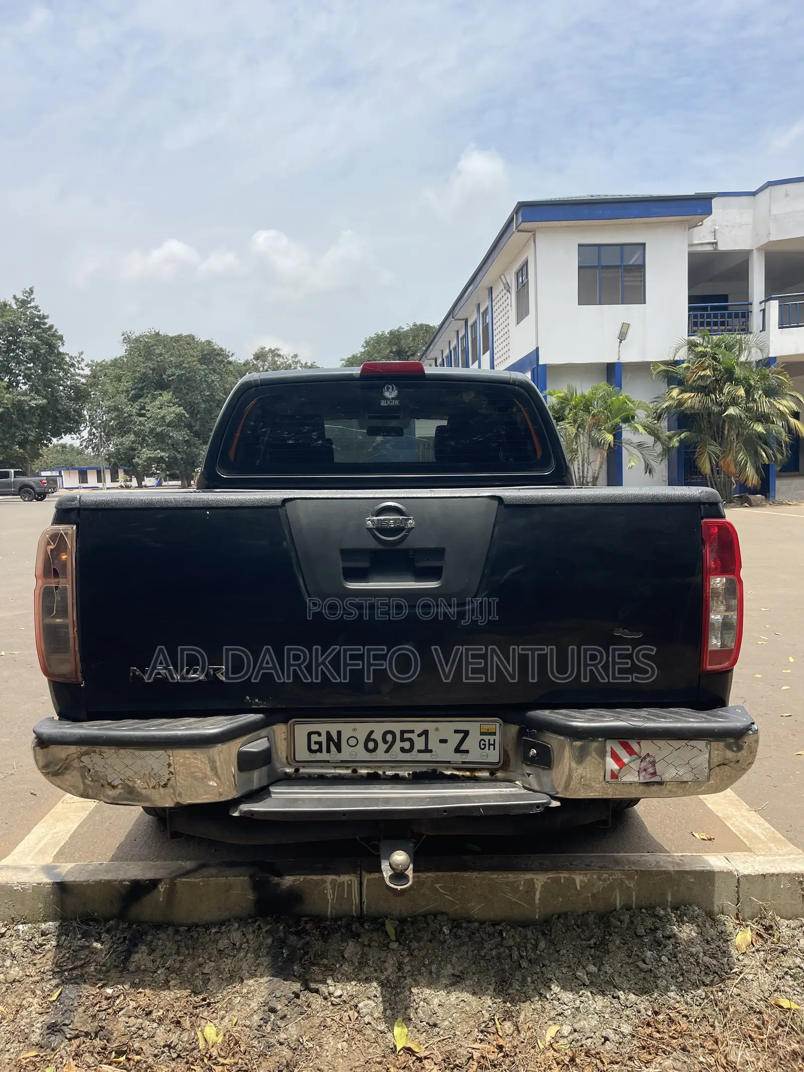 Nissan Navara 2010 Black