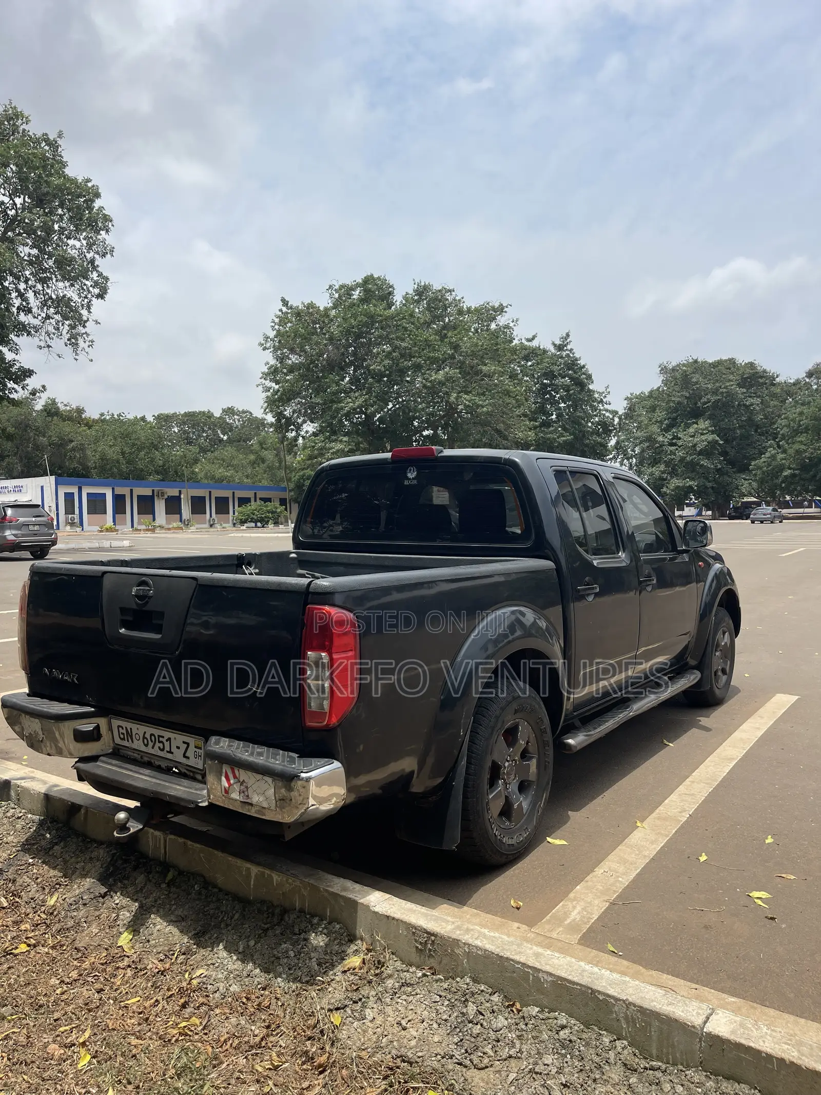 Nissan Navara 2010 Black