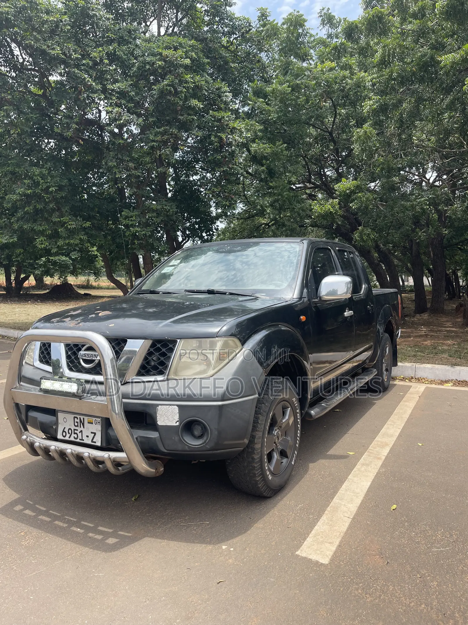 Nissan Navara 2010 Black