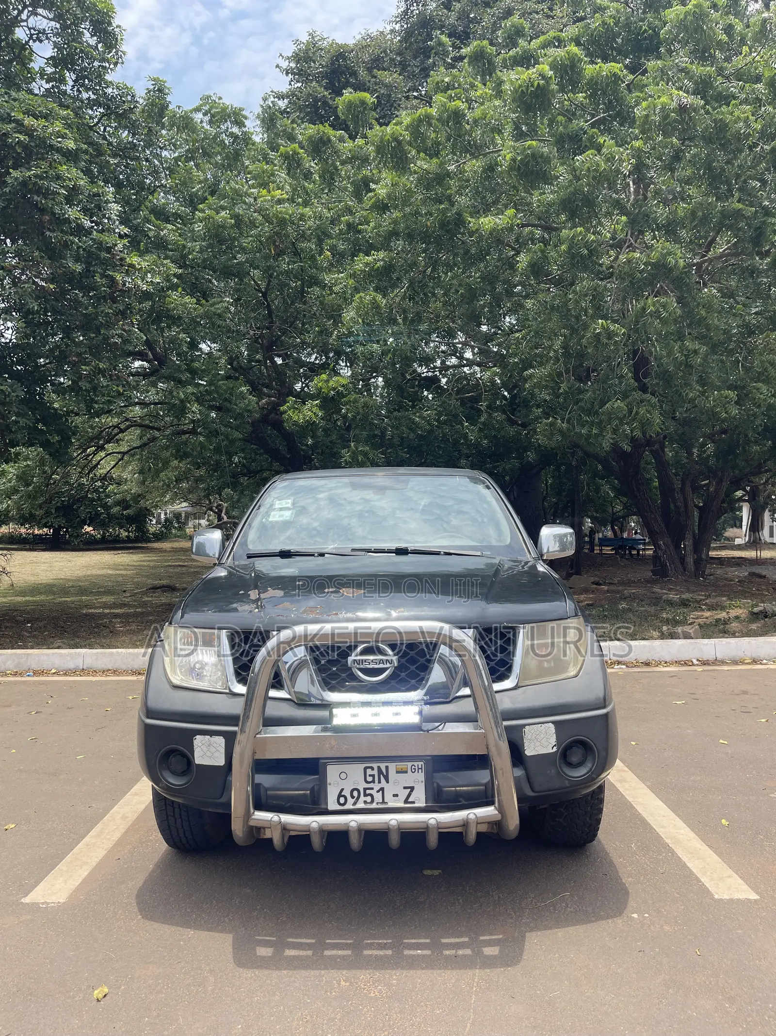 Nissan Navara 2010 Black