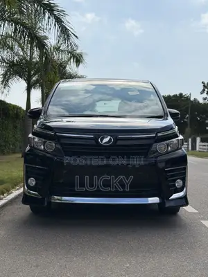 Toyota Voxy V 4WD 7-Seater 2015 Black