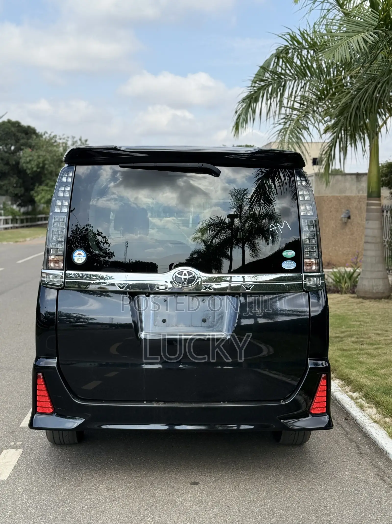 Toyota Voxy V 4WD 7-Seater 2015 Black