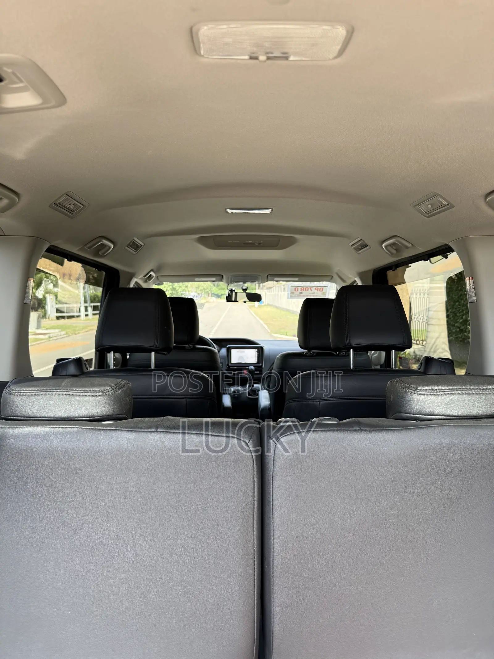 Toyota Voxy V 4WD 7-Seater 2015 Black