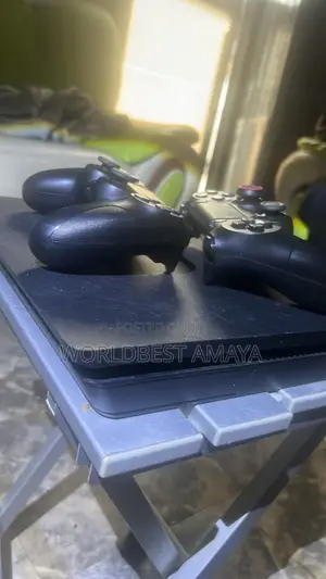 PS4 Slim Black