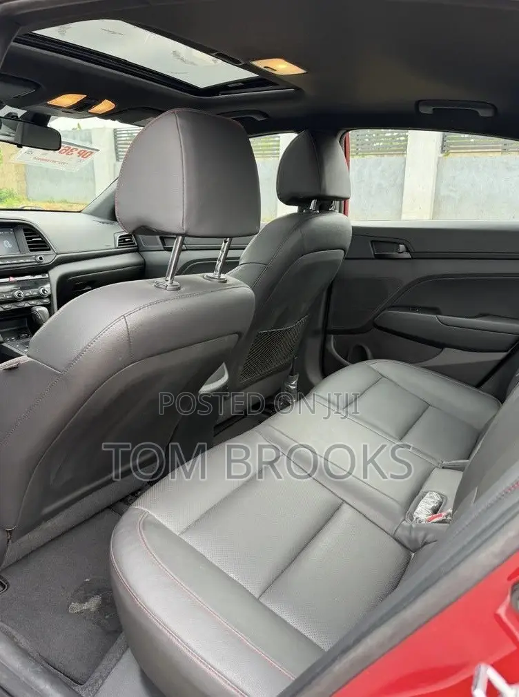 Hyundai Elantra 2020 Red