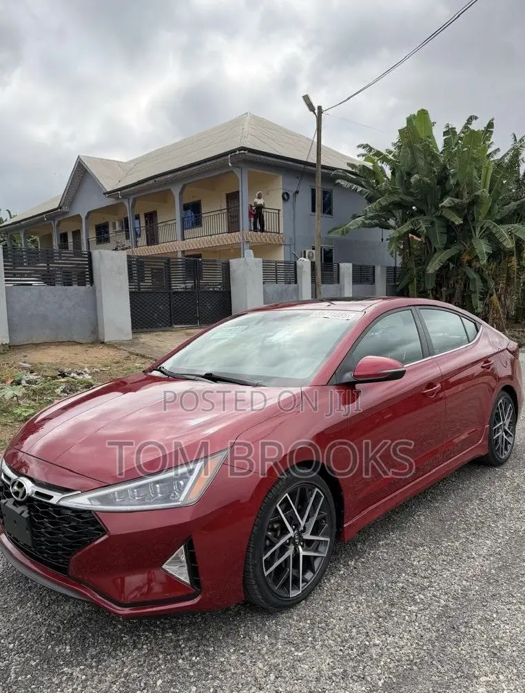 Hyundai Elantra 2020 Red