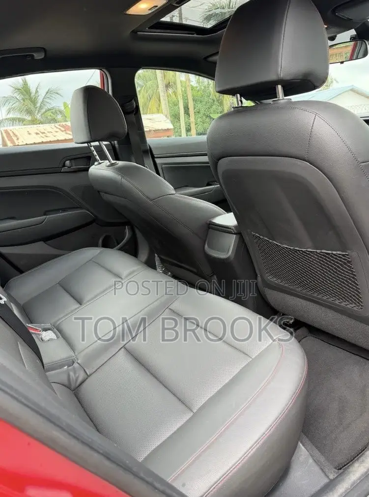 Hyundai Elantra 2020 Red