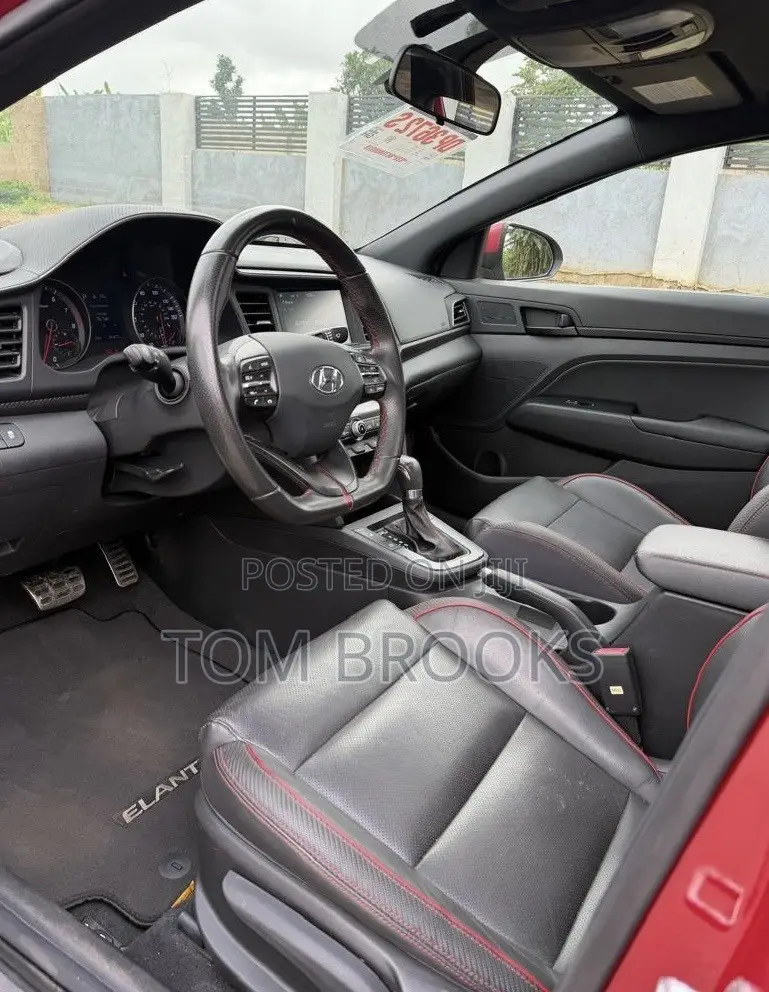 Hyundai Elantra 2020 Red