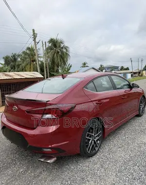 Hyundai Elantra 2020 Red