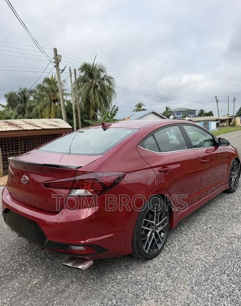 Hyundai Elantra 2020 Red
