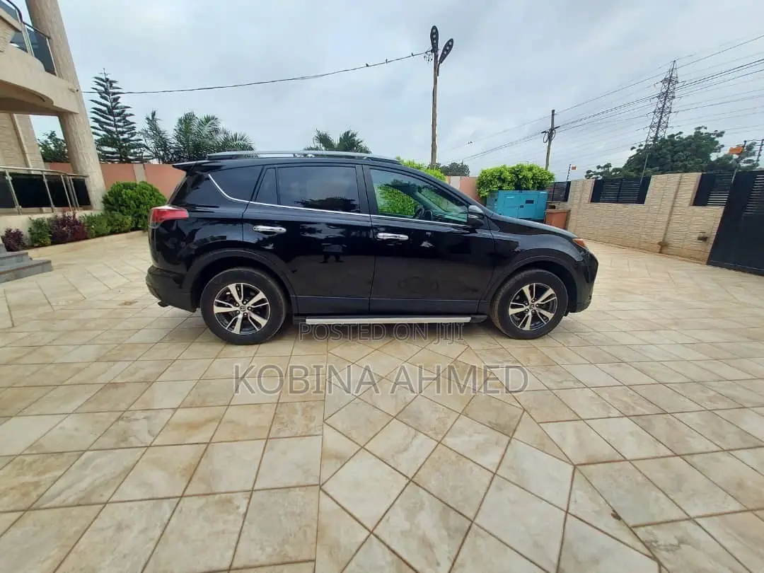 Toyota RAV4 XLE FWD (2.5L 4cyl 6A) 2017 Black