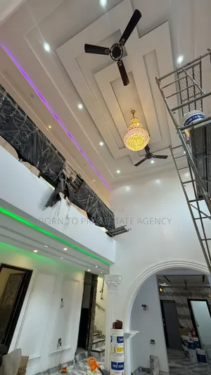 5bdrm House in Bron To Pray Estate, Kumasi Metropolitan for sale