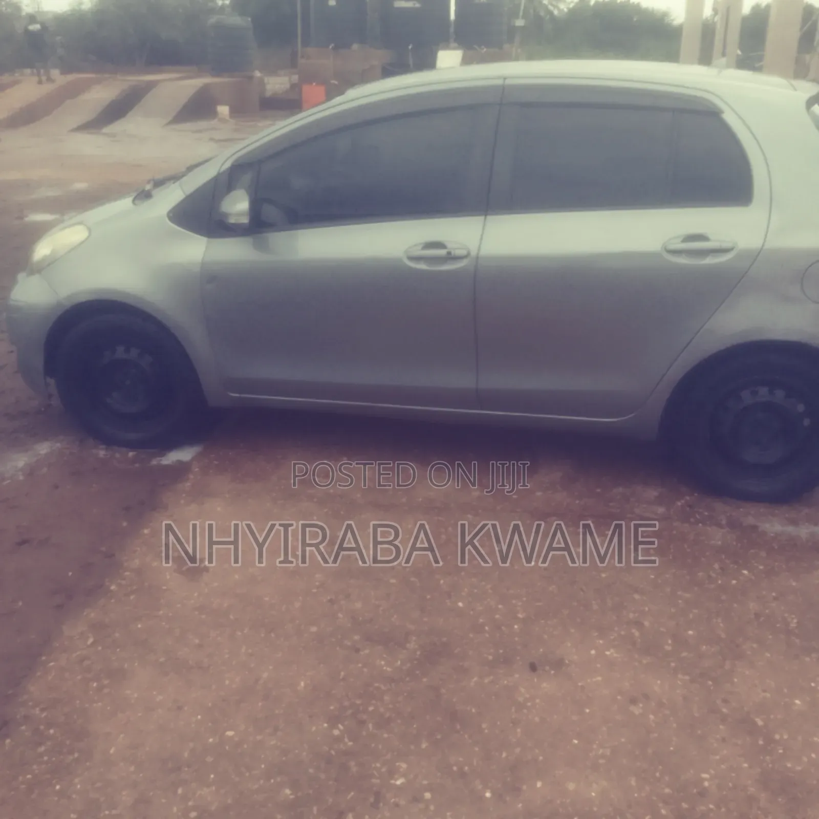 Toyota Vitz 1.5 FWD 5dr 2010 Gray