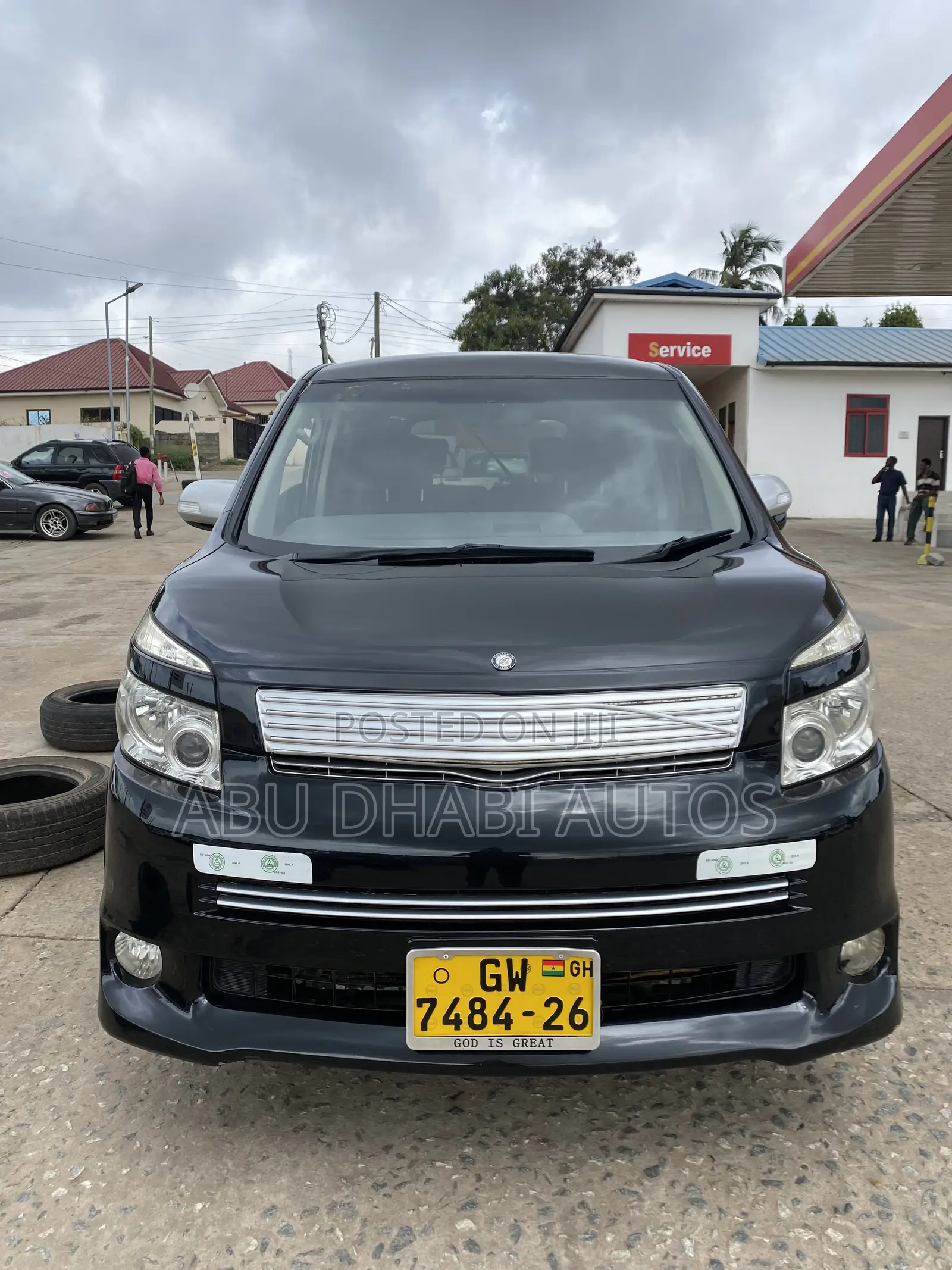 Toyota Voxy X 2WD 8-Seater 2012 Black