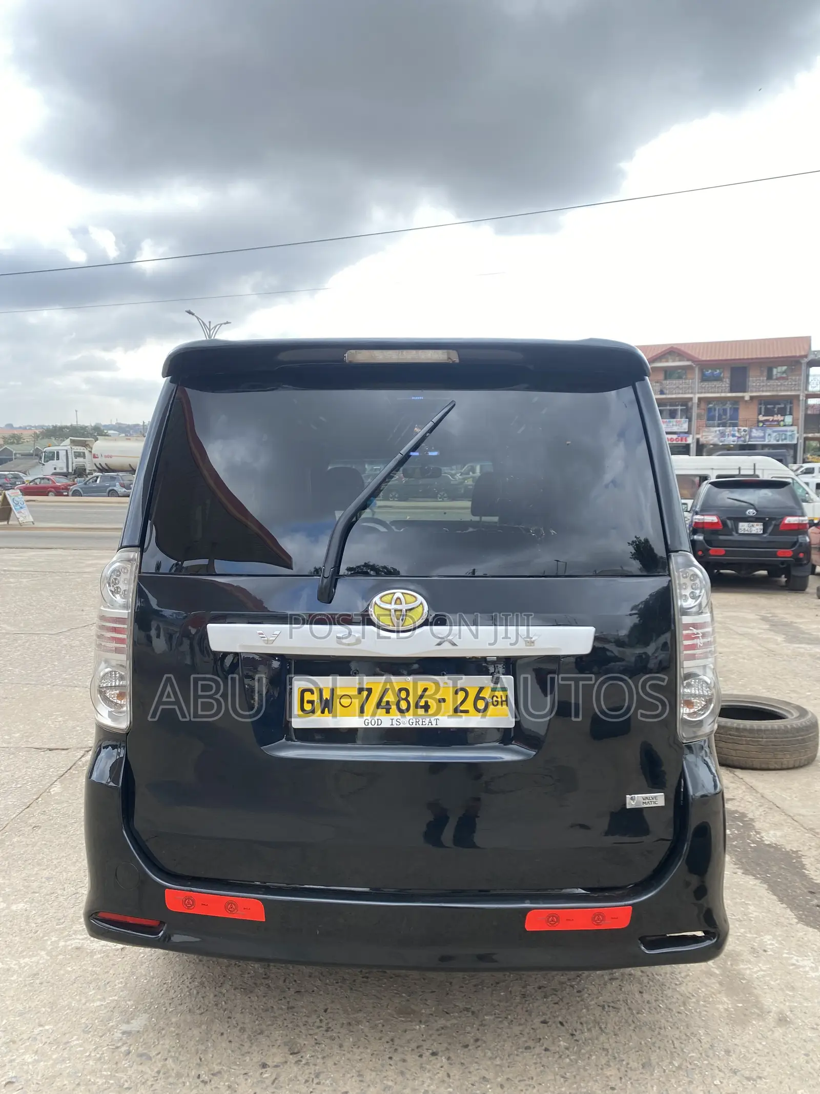 Toyota Voxy X 2WD 8-Seater 2012 Black