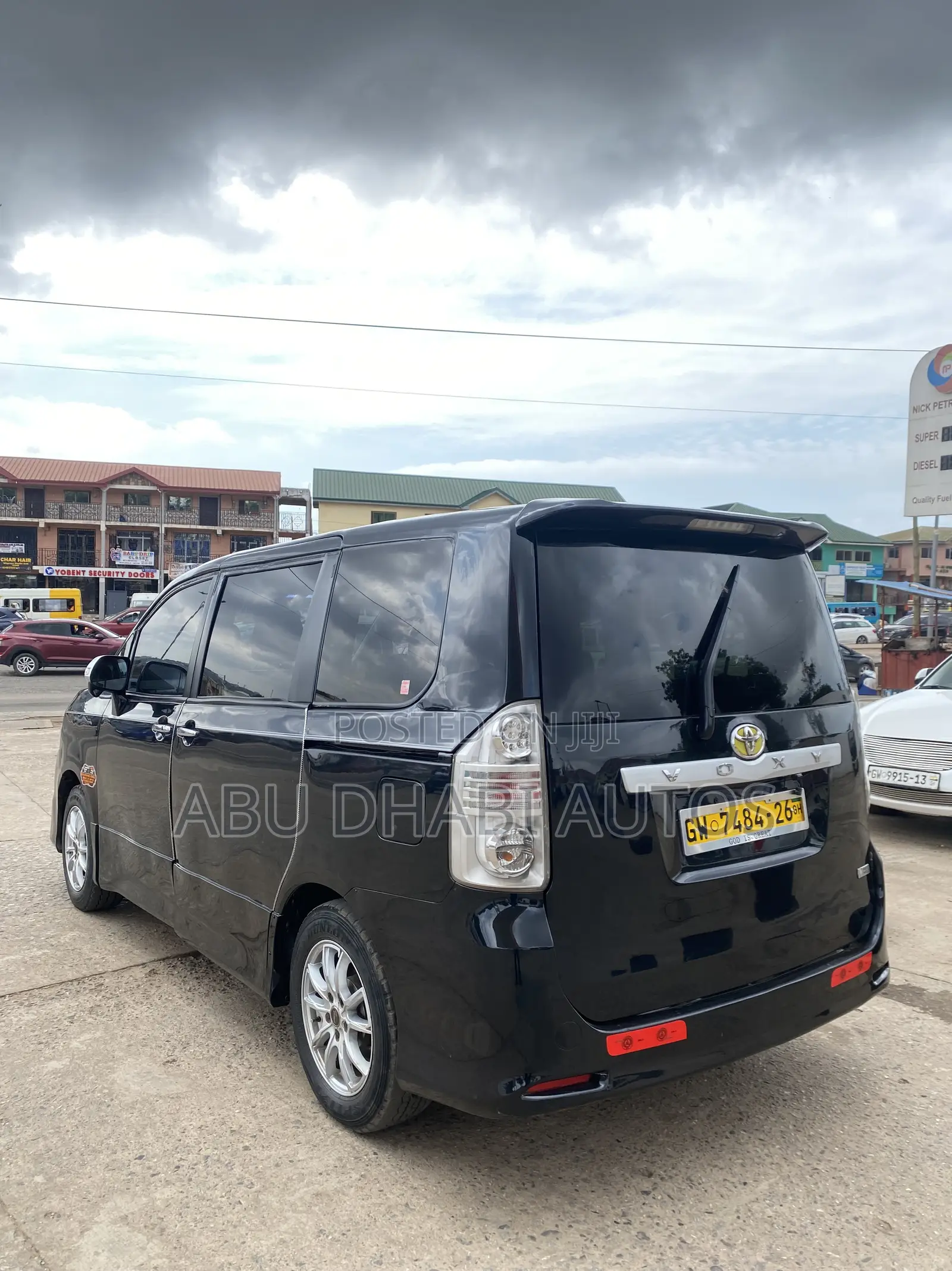 Toyota Voxy X 2WD 8-Seater 2012 Black