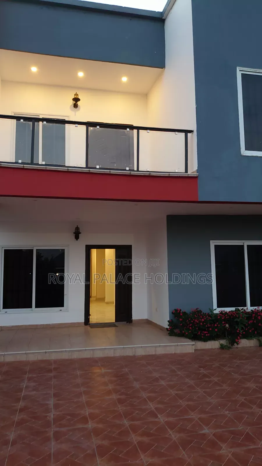 4bdrm Duplex in School Junction for rent