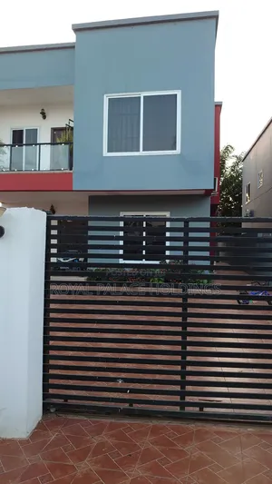 4bdrm Duplex in School Junction for rent
