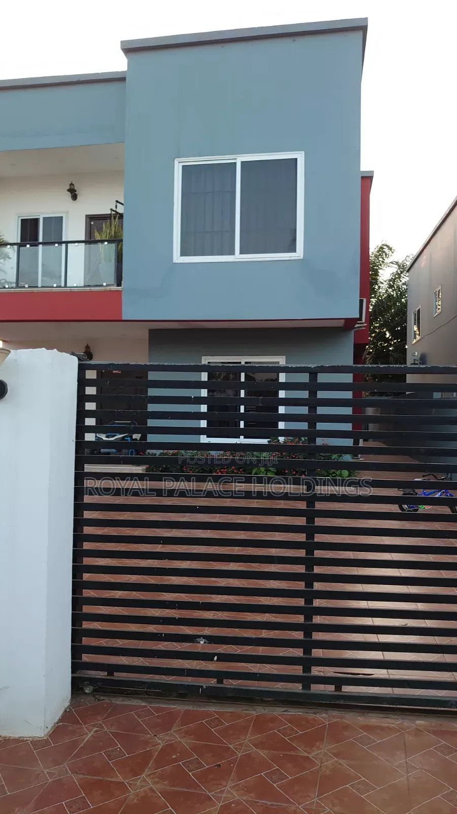 4bdrm Duplex in School Junction for rent