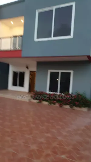 4bdrm Duplex in School Junction for rent