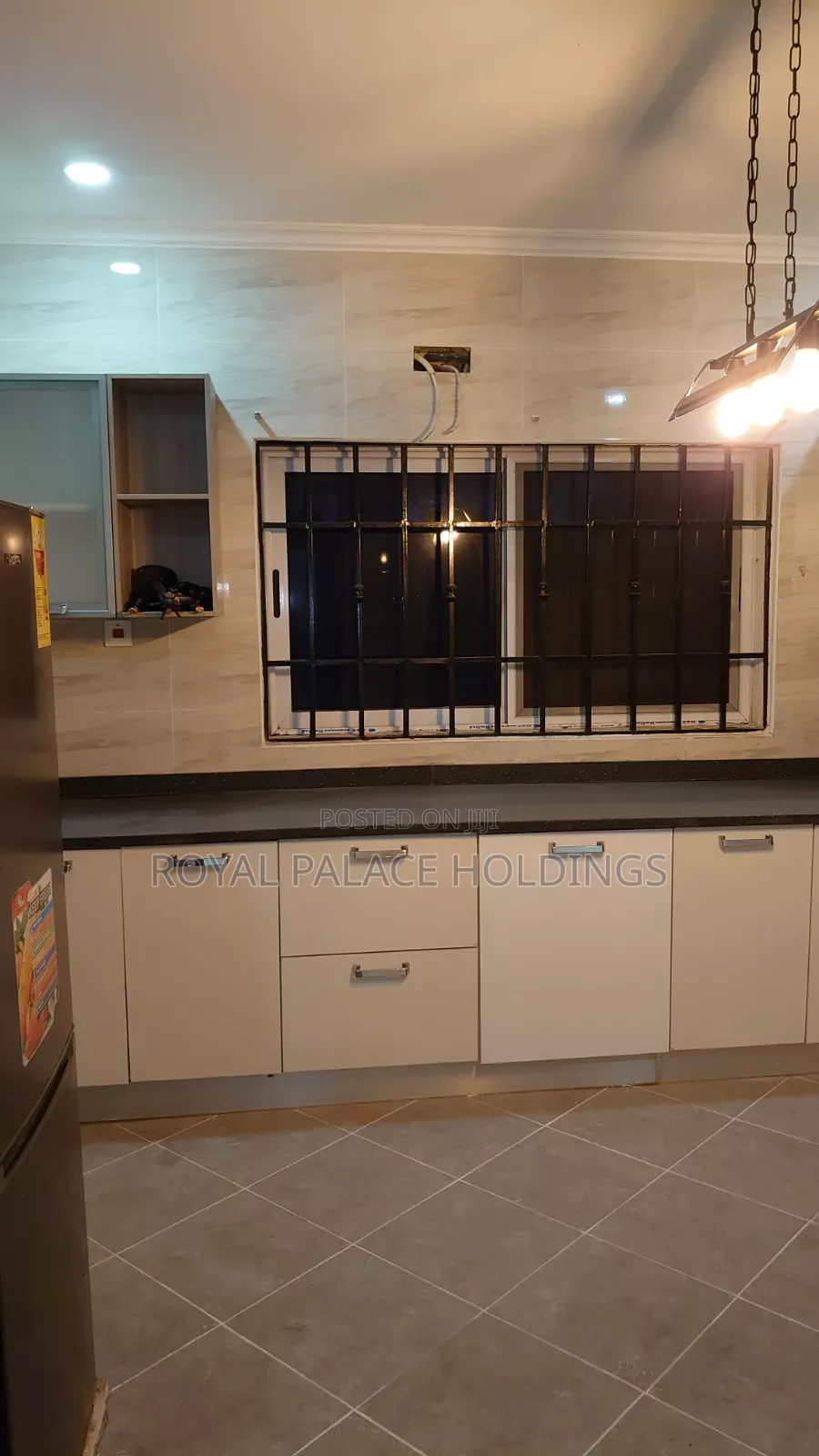 4bdrm Duplex in School Junction for rent