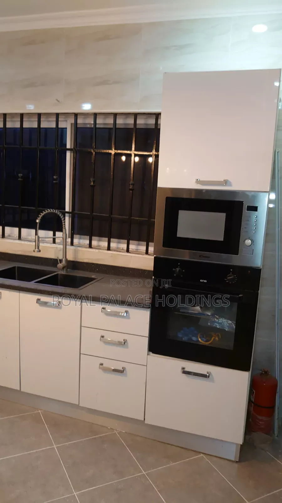 4bdrm Duplex in School Junction for rent