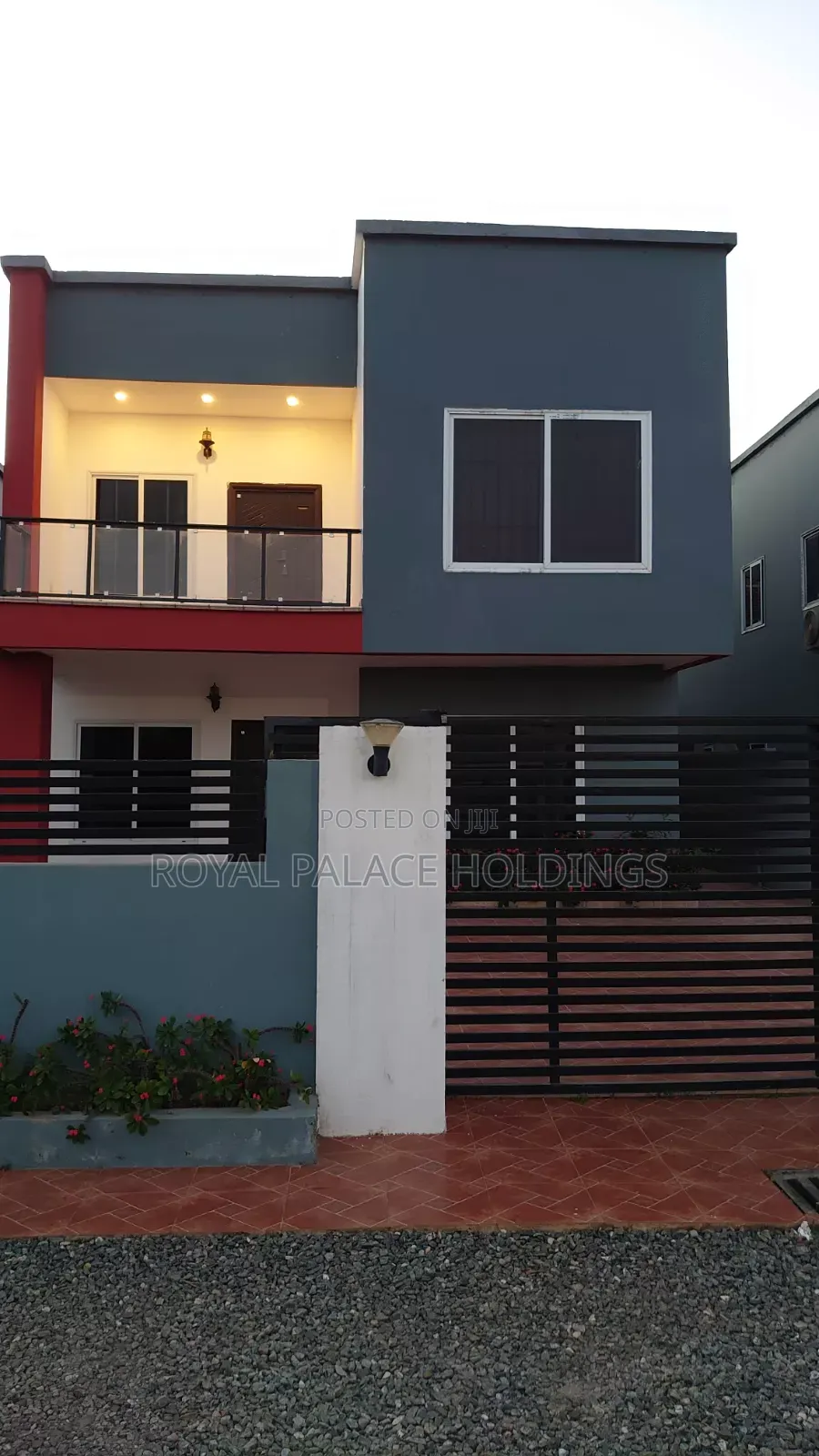 4bdrm Duplex in School Junction for rent
