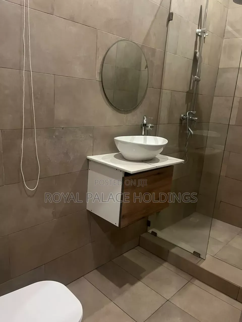 4bdrm Duplex in School Junction for rent