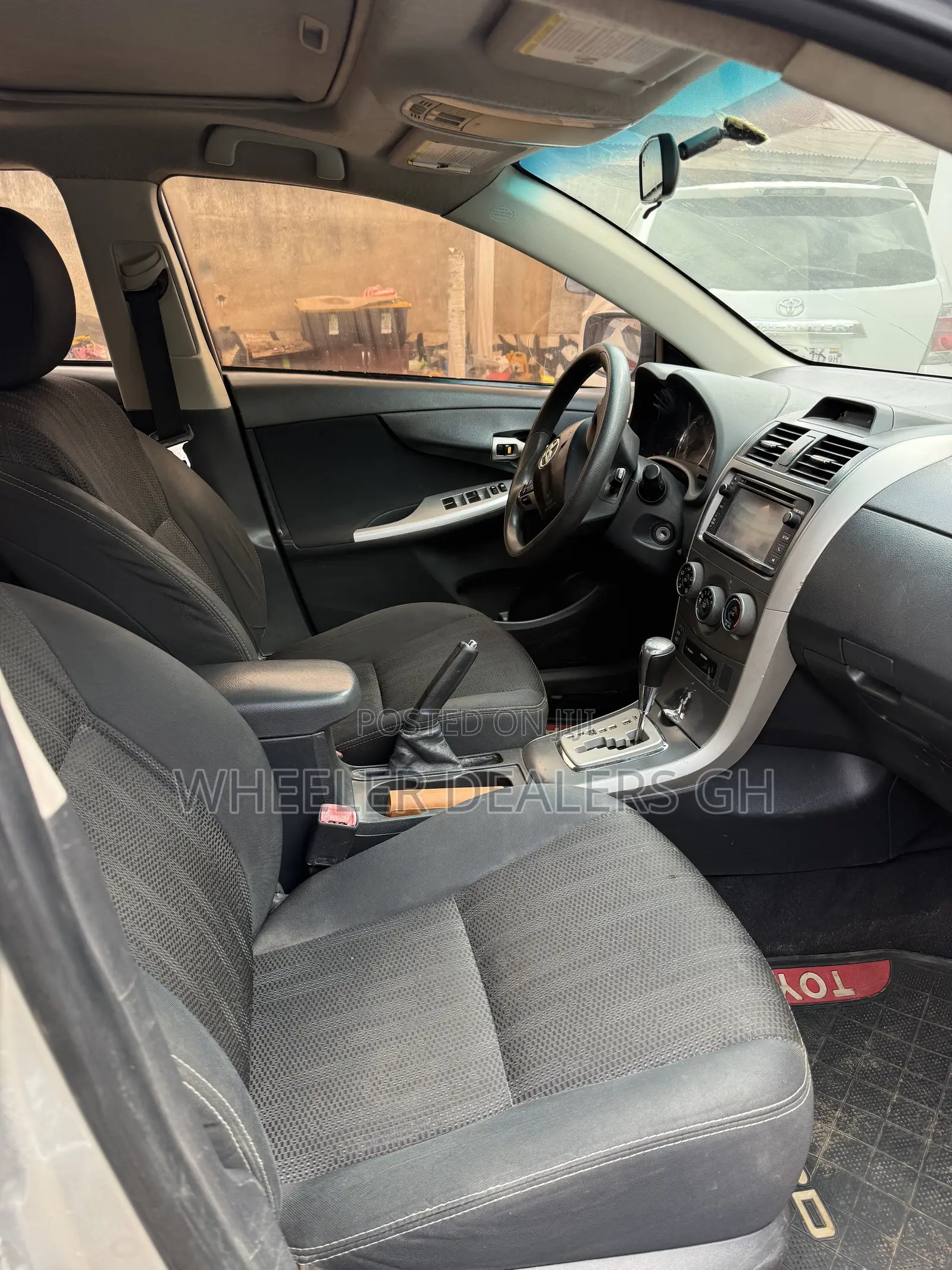 Toyota Corolla S 4dr Sedan (1.8L 4cyl 4A) 2013 Silver