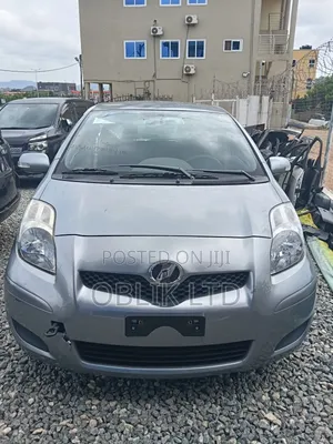 Toyota Vitz 1.3 AWD 5dr 2010 Gray