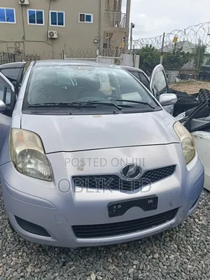 Toyota Vitz 1.3 AWD 5dr 2010 Gray