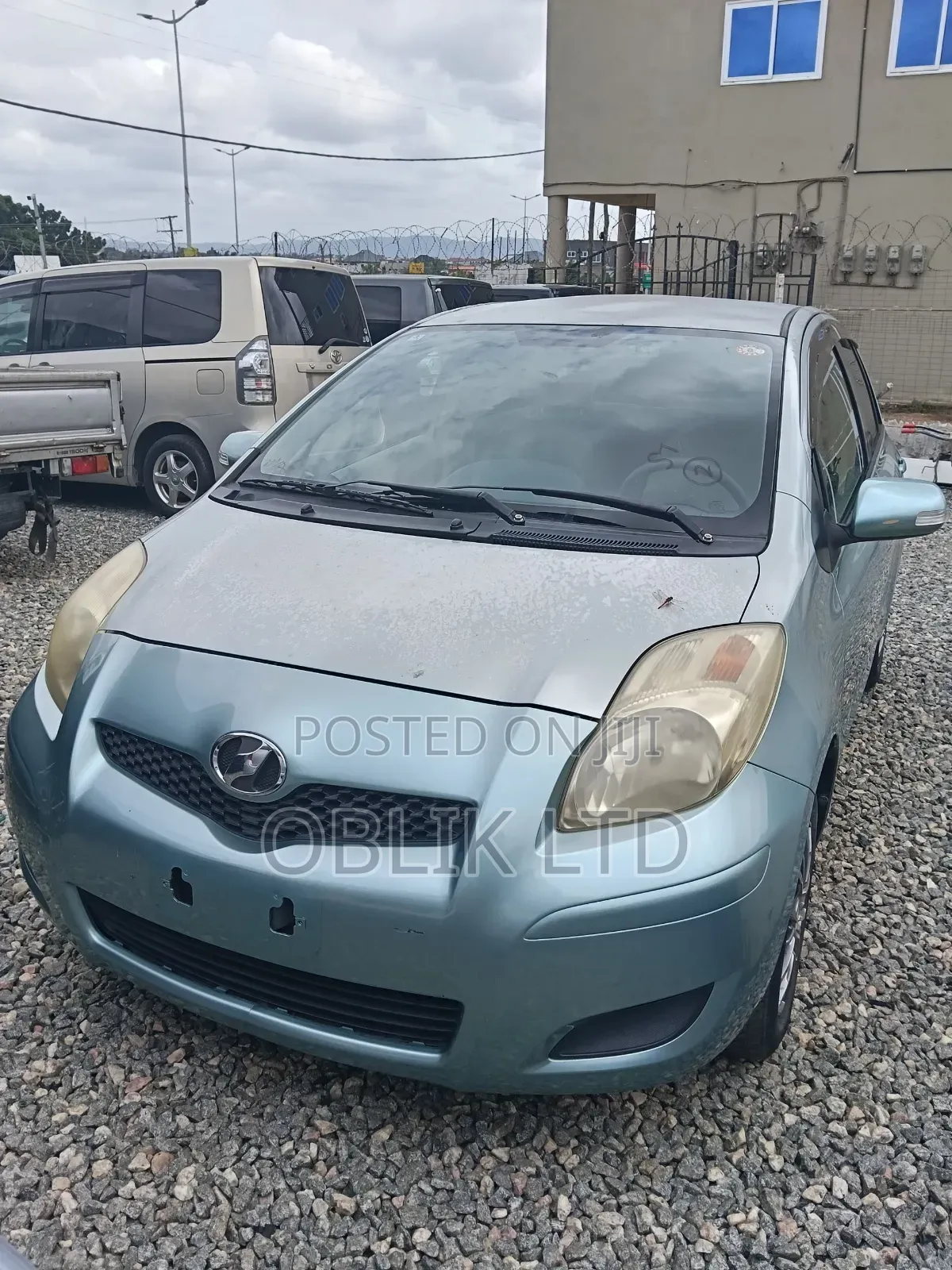 Toyota Vitz 1.3 AWD 5dr 2010 Gray
