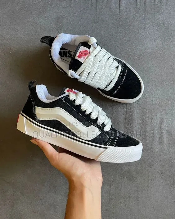 Authentic New Skull Vans