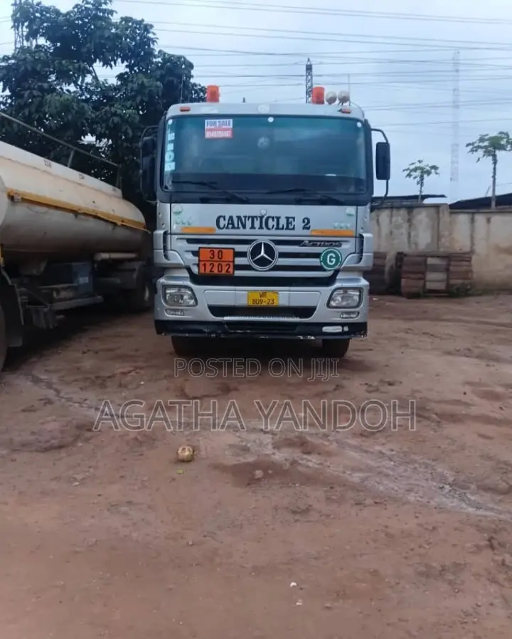 Mercedes-Benz Actros Fuel Tanker