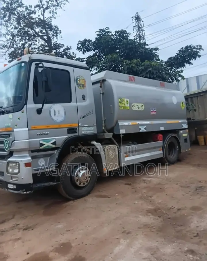 Mercedes-Benz Actros Fuel Tanker