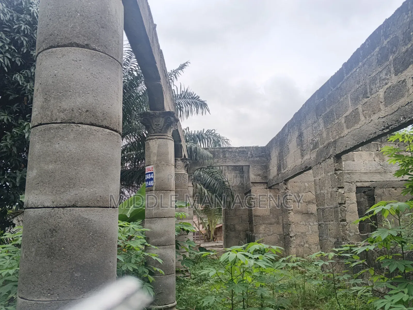 12bdrm House in Ejisu-Juaben Municipal for sale