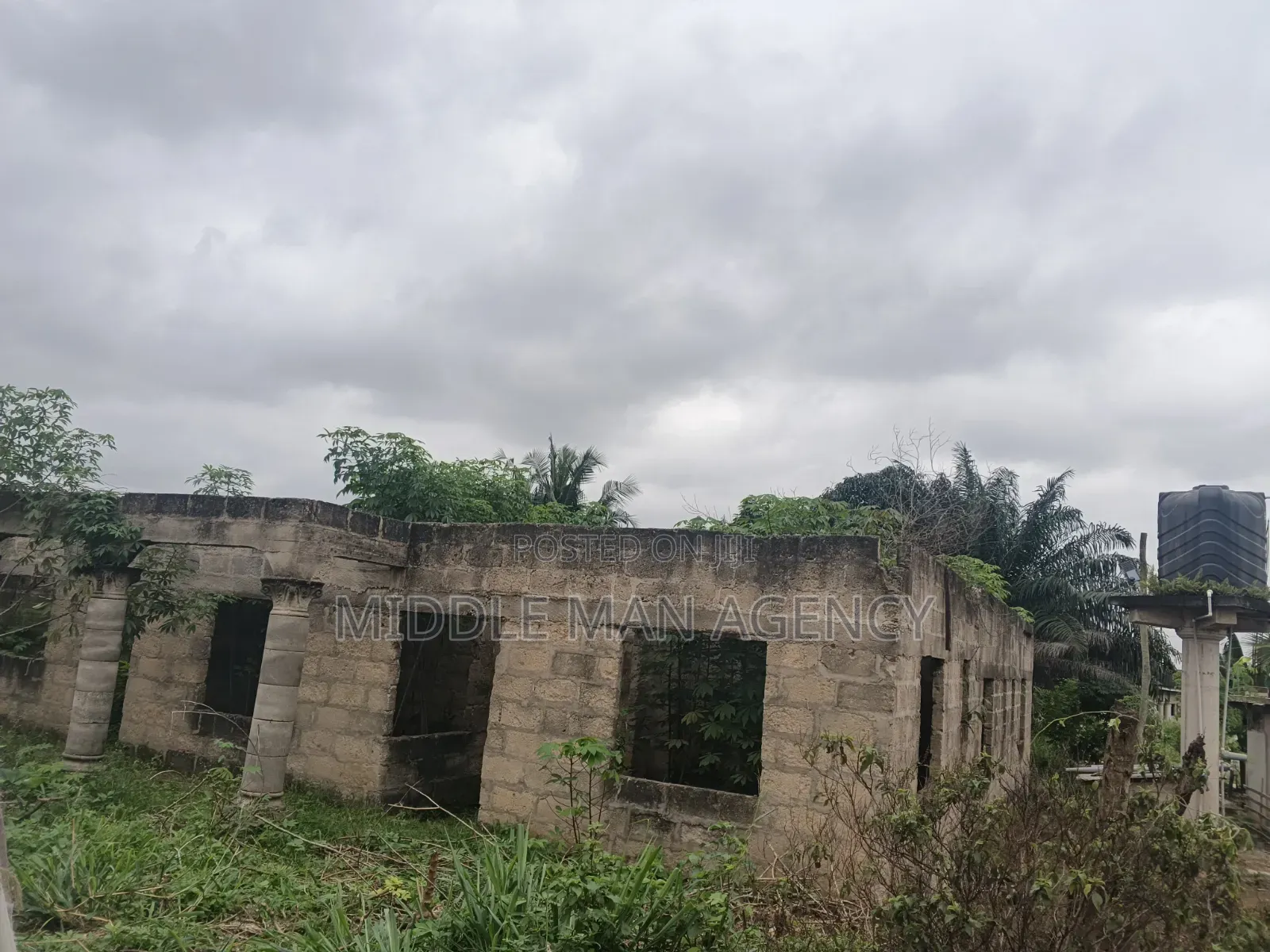 12bdrm House in Ejisu-Juaben Municipal for sale