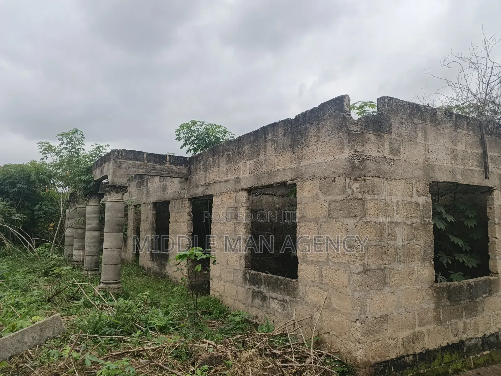 12bdrm House in Ejisu-Juaben Municipal for sale
