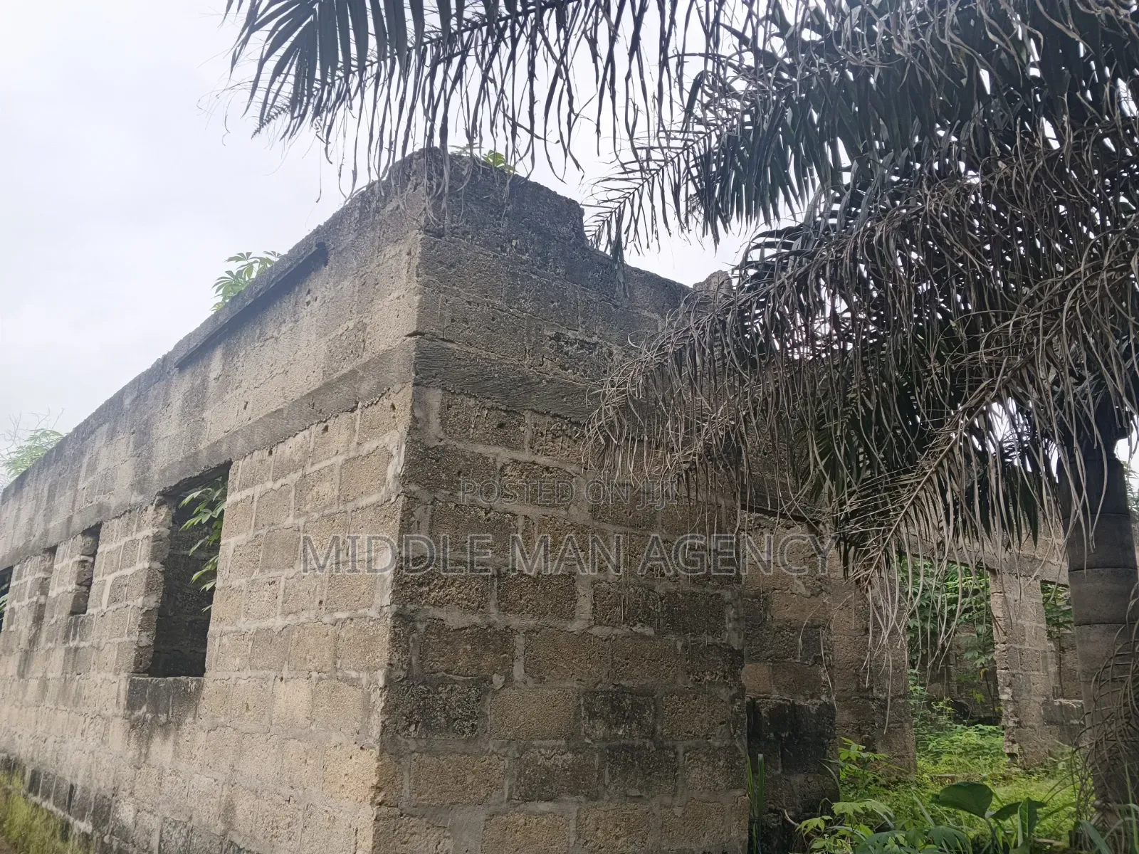 12bdrm House in Ejisu-Juaben Municipal for sale