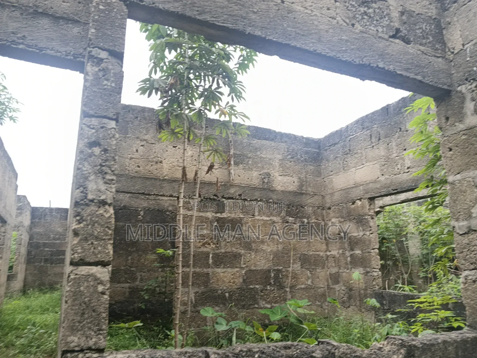 12bdrm House in Ejisu-Juaben Municipal for sale